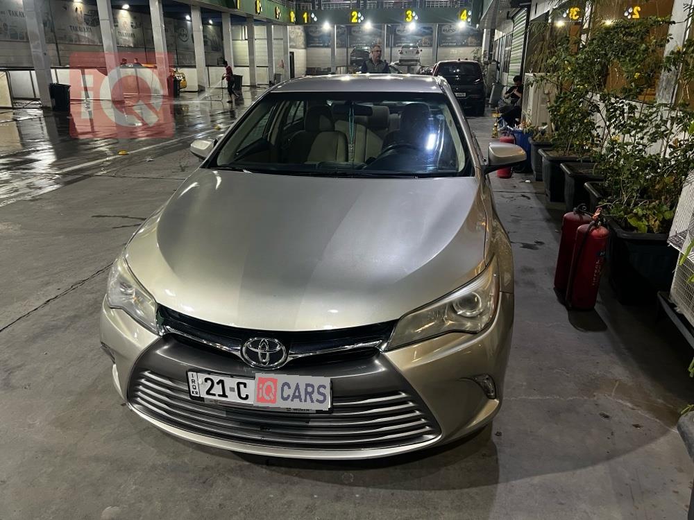 تۆیۆتا کامری